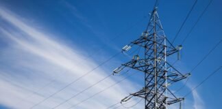 Украина получает помощь из трех стран: граждан просят снизить потребление света