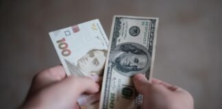 Очередной рекорд: НБУ повысил курс доллара