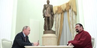 ЕС может ввести санкции против Стивена Сигала, который был на “инаугурации” Путина, – СМИ
