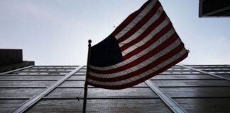 Брал взятки от нефтяной компании из Азербайджана. В США конгрессмена обвинили в коррупции