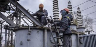 В Сумах восстанавливают электроснабжение и подачу воды после вражеского обстрела