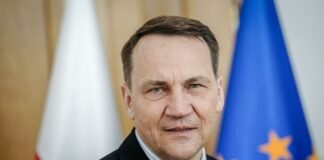 Польша планирует подготовить военное подразделение из украинцев, проживающих в стране, – МИД