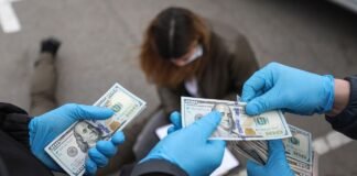 Медвежья услуга. Как “челночники” и “решалы” зарабатывают на уклонистах в Украине