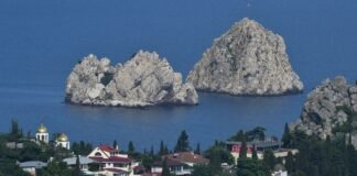 Перекрыли бухту и заявляют о морских дронах: РФ объявила тревогу в Крыму