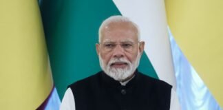 Индия не запрещала нефтеперерабатывающим заводам покупать нефть РФ, – Bloomberg