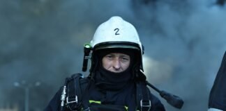 РФ ударила “Шахедами” по Харькову: дрон попал в дом, горят подъезды, есть пострадавшие