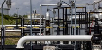 Словакия и Венгрия пожаловались ЕС на удары по “Дружбе”: что требуют