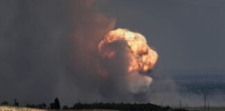 Разнесли “дачу ФСБ”? В Крыму жалуются на взрывы, под ударом был санаторий “Форос”