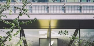 Apple accused of using “shadow libraries” to feed its AI training data