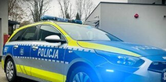 A man from Ukraine bit off part of a police car in Mazowieckie Voivodeship and was expelled from Poland