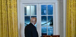 Trump announces start of construction of new ballroom at White House (video)