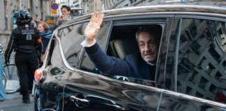 Nicolas Sarkozy started writing a book in prison