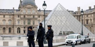 Loud Louvre Heist: The group of robbers likely consisted of four people