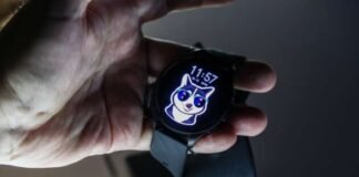 Perodua P-Go smartwatch – 1.43″ AMOLED; HR, sleep, blood pressure/O2 monitor; works as car key, RM950