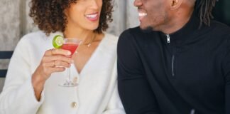 7 mistakes you should never make on a first date, according to etiquette experts