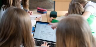 Apple education discounts and programs for students and educators