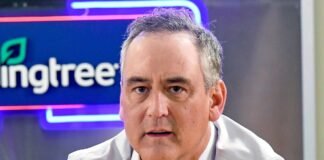 5 entrepreneurship and leadership lessons from Doug Lebda, the cofounder and CEO of LendingTree