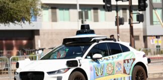 Waymo’s robotaxis have a new job: Delivering your food