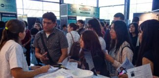 A City exec says Gen Z is nearing breaking point as AI turns graduate hiring into a ‘meat grinder’