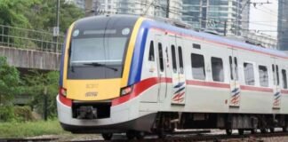 KTM Komuter ‘Open Mode’ gates now in selected stations – no open-close, but you still need to tap