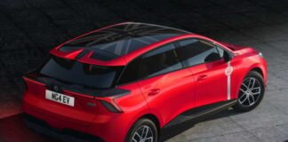 MG4 EV 101 Edition in Malaysia – side decals, Union Jack roof design; based on 520 km Lux ER; fr RM130k