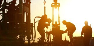 Oil prices fall amid supply concerns and Ukraine war negotiations