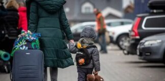 The government extended mandatory evacuation of children with parents to certain settlements in Dnipropetrovsk and Zaporizhzhia regions