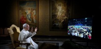 Pope Leo spoke online with young people and urged them not to misuse AI in their studies