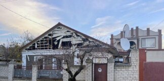 Killed and wounded civilians, damaged civilian objects: police document Russian war crimes in Kherson region