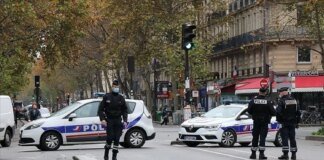 Three people arrested in Paris on suspicion of spying for Russia