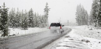 US Midwest braces for record snowfall and road chaos