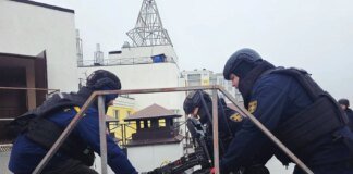 Rescuers conducted a unique operation to clear a high-rise building in Vyshhorod of mines