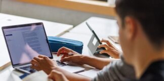 AI is winning over consumers — but it’s way behind with businesses, say Goldman Sachs analysts