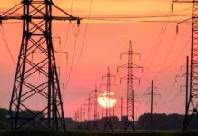 Almost 5,000 subscribers left without electricity due to Russian attack on Zaporizhzhia district – OVA