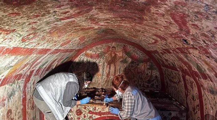 Archaeologists in Turkey discover a vibrant 3rd-century fresco depicting Jesus