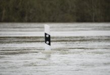 Severe weather hits Washington state: dam breach prompts evacuation order