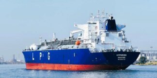 Russian tanker Hyperion first to break Trump's naval blockade in Venezuela