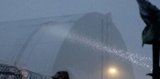"Mini-earthquake" from a missile strike could cause the protective sarcophagus at Chornobyl NPP to collapse – station director