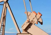 Oil prices rose slightly as the market assessed supply risks