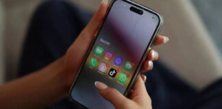 France prepares to ban social media for teenagers under 15 and smartphones in schools