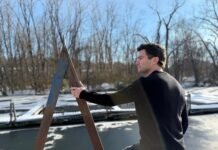 I’m a CEO who takes a 3-day silent retreat every year. I book an Airbnb, cover the clocks, and let my mind wander — it’s changed my life.