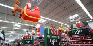 Walmart just extended its Christmas Eve delivery hours