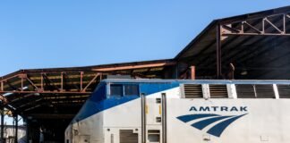 Amtrak’s unionized workers are getting $900 holiday bonuses after their managers gave up half of theirs
