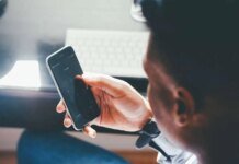 Iranian authorities cut off internet and mobile communications