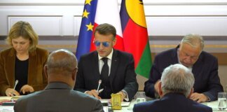 Macron appeared in sunglasses at a meeting at the Élysée Palace