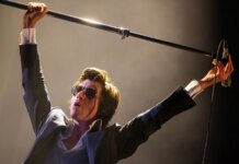 "Arctic Monkeys" return with first release in four years to support children affected by wars