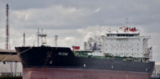 Spanish vessel "rescues" EU-sanctioned "shadow fleet" tanker carrying Russian oil