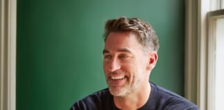 A nutritionist who lowered his cholesterol through diet shared 4 simple tips for eating more fiber