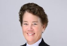 I was a pro tennis player who pivoted to tech in my 30s and rose to the C-suite. Here’s my advice for anyone wanting to switch careers.