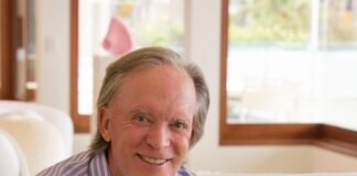 ‘Bond King’ Bill Gross says the record stock rally is at risk of stalling — and tells us what could keep the party going